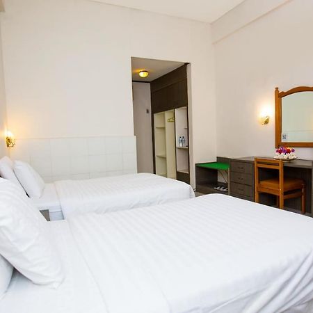 Green Garden Hotel Berastagi Luaran gambar