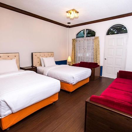 Green Garden Hotel Berastagi Luaran gambar