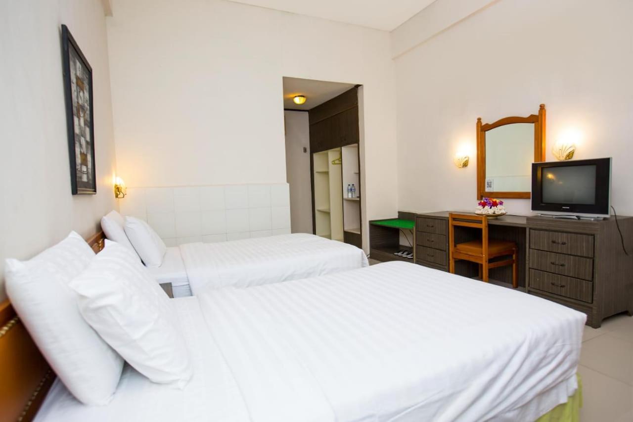 Green Garden Hotel Berastagi Luaran gambar